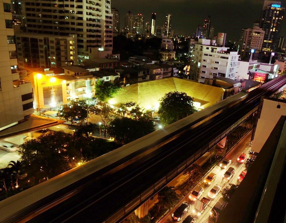 V Residence Bangkok Luaran gambar