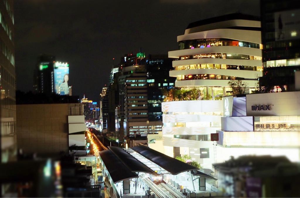 V Residence Bangkok Luaran gambar