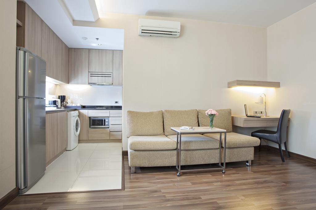V Residence Bangkok Luaran gambar