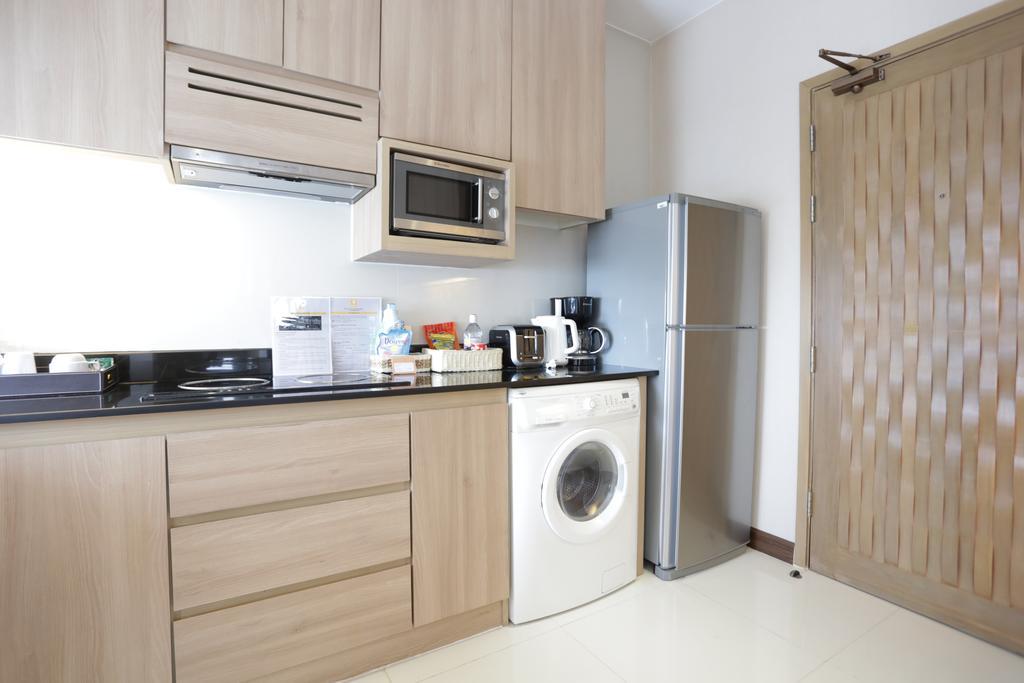 V Residence Bangkok Luaran gambar