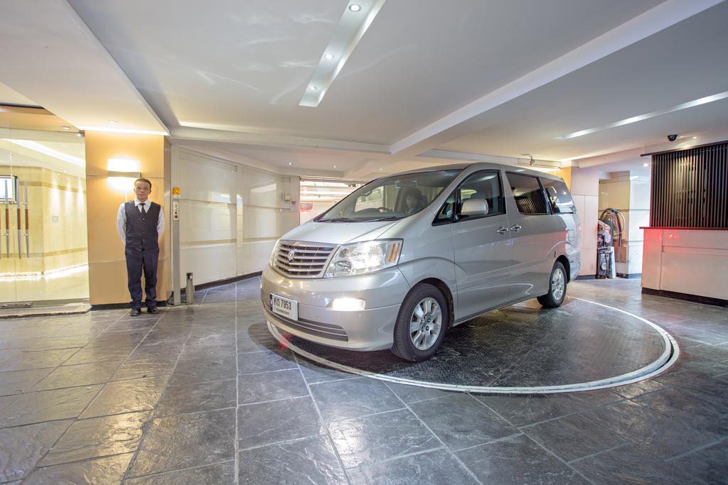 V Residence Bangkok Luaran gambar