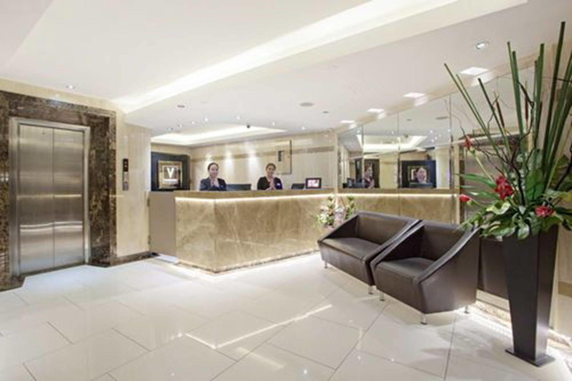 V Residence Bangkok Luaran gambar
