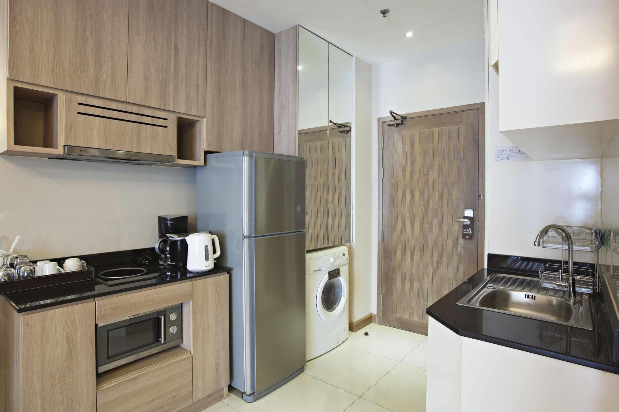 V Residence Bangkok Luaran gambar