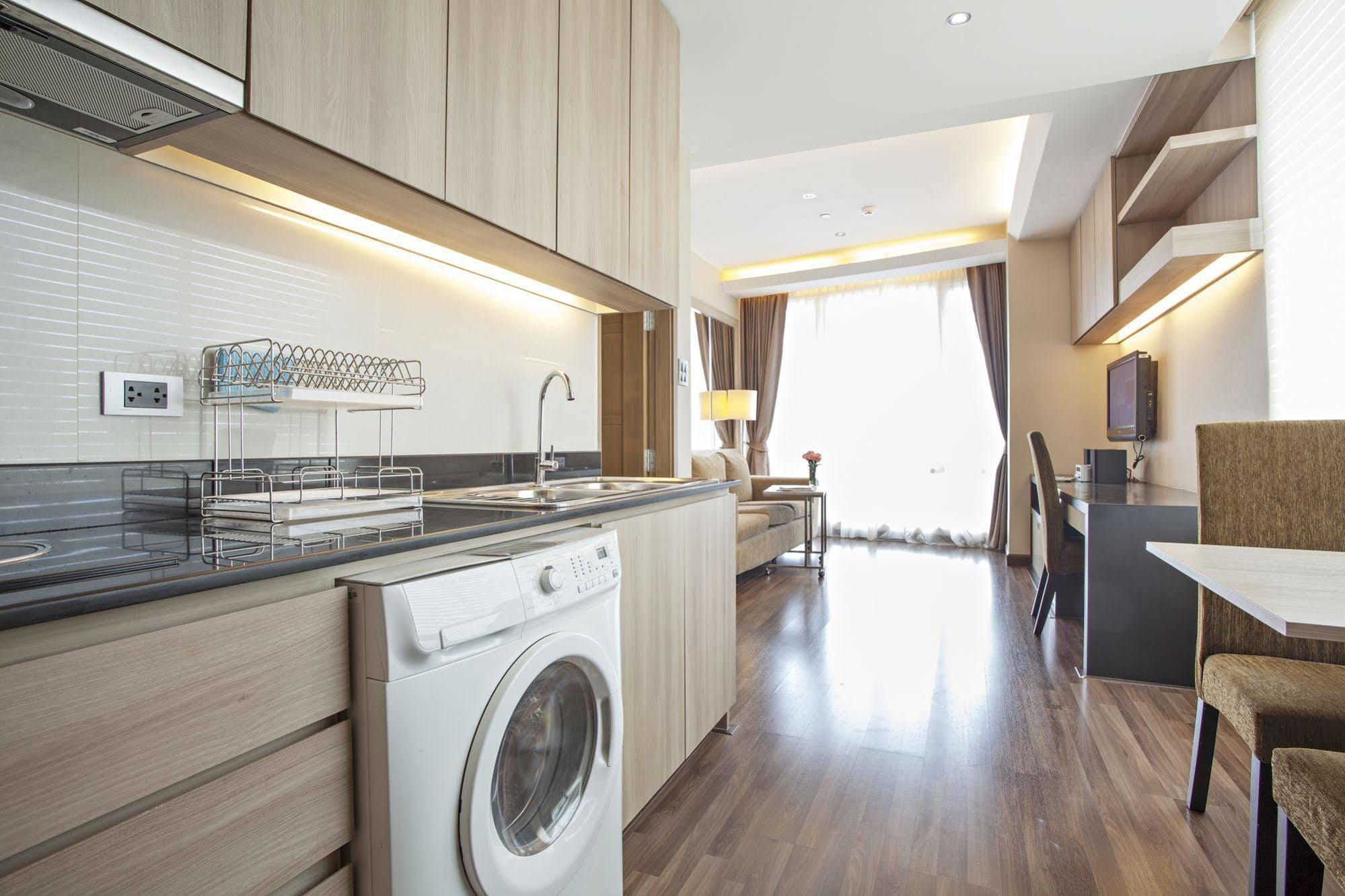 V Residence Bangkok Luaran gambar