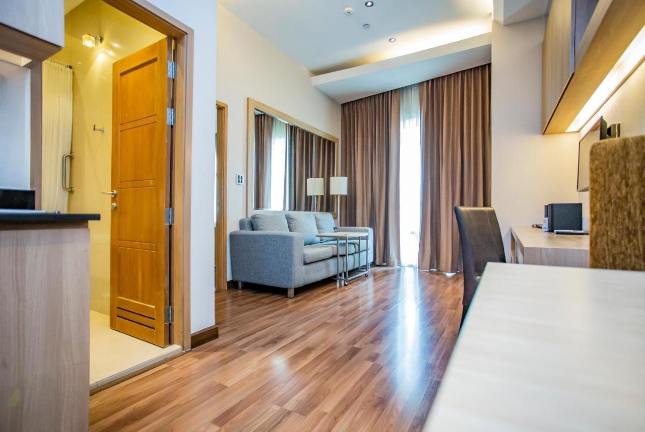 V Residence Bangkok Luaran gambar