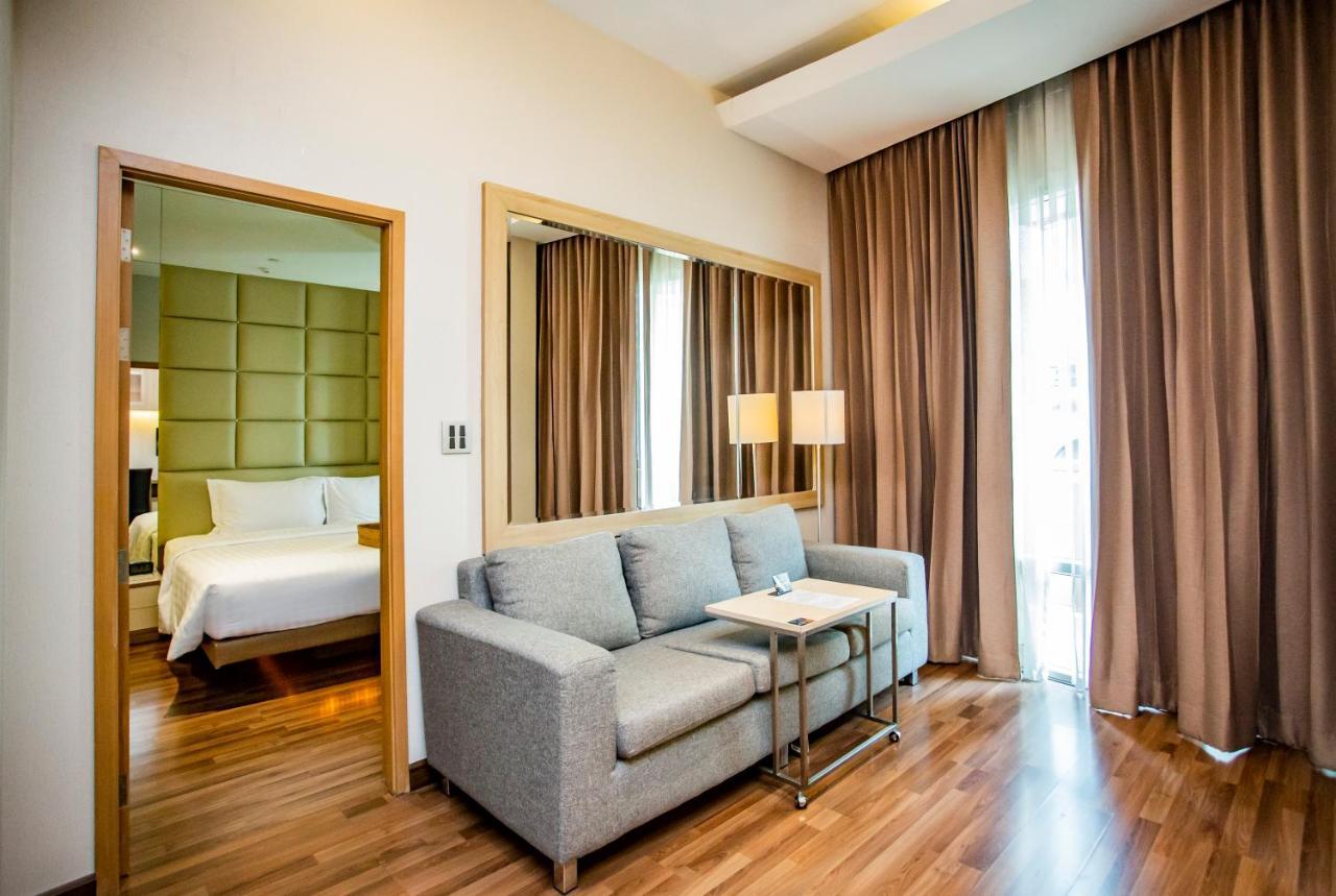 V Residence Bangkok Luaran gambar