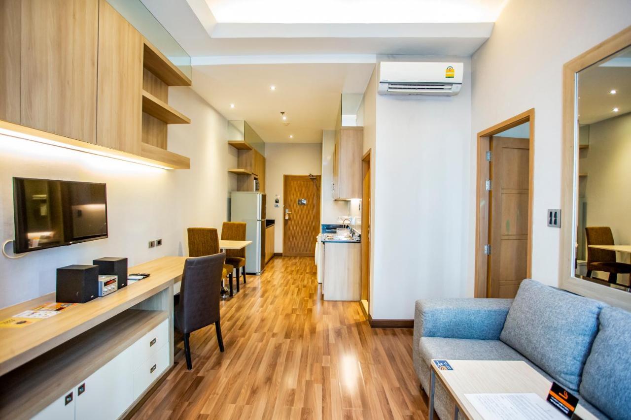 V Residence Bangkok Luaran gambar